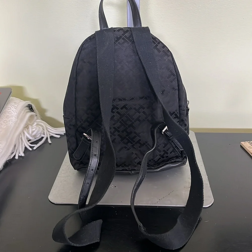 TOMMY HILFIGER MONOGRAM BACKPACK